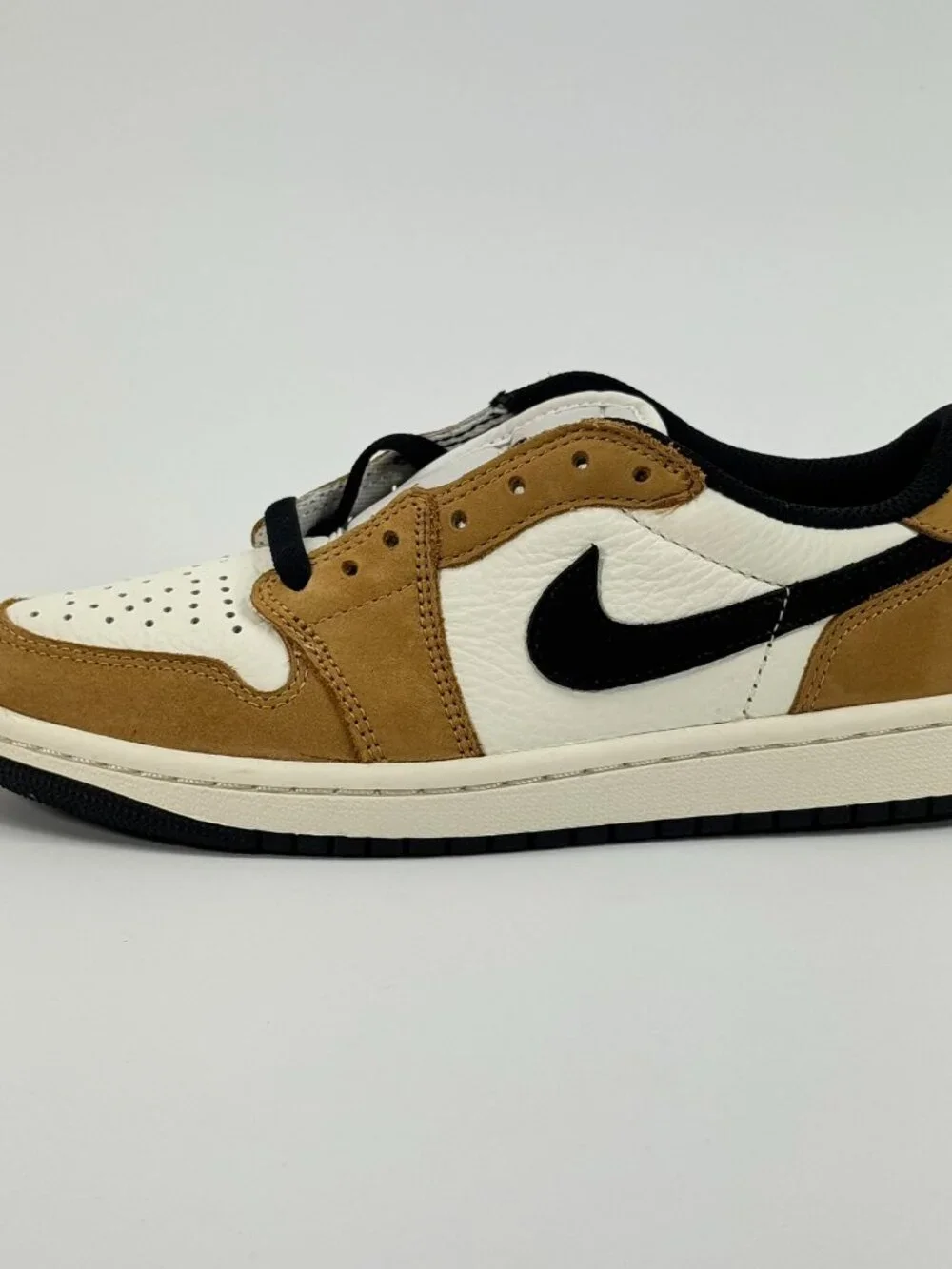 Air Jordan 1 Retro Low OG 'Rookie of the Year' CZ0790-107 size 5 M / 6.5 W